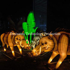 Grandes lanternes artisanales de festival à vendre, décorations lumineuses sur le thème des animaux (cailles et oiseaux) pour aires de jeux pour enfants - Product Image 1