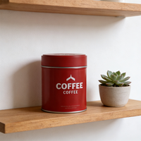 Lata Universal para Envasar Granos de Café, Etiqueta Personalizable, Tapa Roja, Cuerpo Beige, Diseño Clásico, Apta para Alimentos