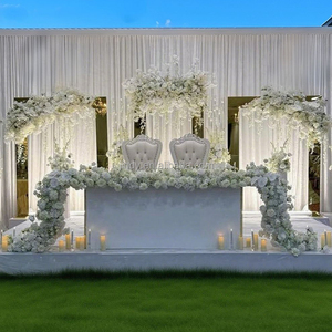 Arco Nuziale di Lusso in Oro, Struttura di <span class=keywords><strong>Sfondo</strong></span> in Acciaio Inossidabile <span class=keywords><strong>con</strong></span> <span class=keywords><strong>Fiori</strong></span> Artificiali per Decorazioni di Palchi Matrimoniali - Product Image 1