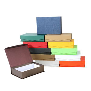 Cajas Rígidas Reutilizables Ecológicas y Reciclables de Alta Gama, 2 mm de Grosor, Cierre Magnético, Diseño Personalizado, Acabado Laminado, Embalaje de Papel - Product Image 1