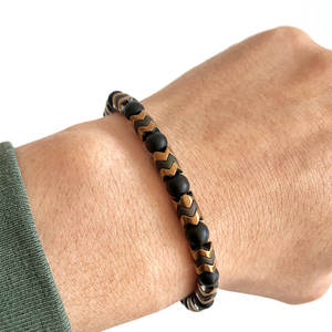 سوار رجالي من الخرز مقاس 8 مم، مجوهرات بوهيمية من الحجر الطبيعي العقيق الأسود، سوار أنيق قابل للتمدد من الهيماتيت بتصميم سهم - Product Image 2