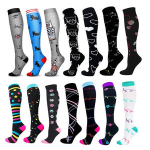 Chaussettes de contention en forme de cœur pour hommes, couleur noire, idéales pour la course en plein air, le cyclisme et la randonnée, le Fitness - Product Image 1