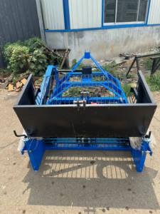 Tracteur automatique à quatre roues moissonneuse-batteuse de pommes de terre et de patates douces pour carottes en vente - Product Image 2