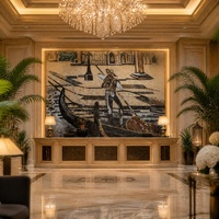 Panel Dinding Batu Kaca Mosaik Gondola Venesia Kustom dengan Seni Es Giok untuk Lobi Hotel