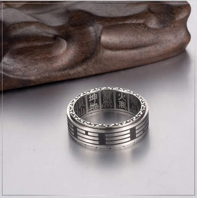 Nuevo diseño de acero de titanio Yinyang Tai Ji Feng Shui Vintage estilo chino anillo giratorio de acero inoxidable para hombres