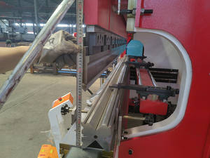 آلة ثني هيدروليكية CNC بـ 4+1 محاور مع محرك سيرفو لثني الفولاذ المقاوم للصدأ - Product Image 4