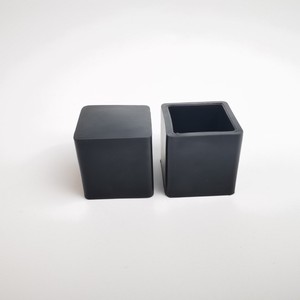Manchon carré en PVC 20x20mm noir pour isolation et protection des câbles - Product Image 3