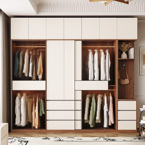 Armoire moderne en bois grainé sur mesure, placard de chambre personnalisé, meuble de rangement avec portes coulissantes et étagères - Product Image 3