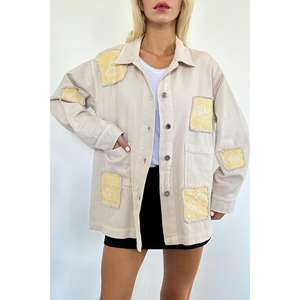 <span class=keywords><strong>Giacca</strong></span>-<span class=keywords><strong>camicia</strong></span> <span class=keywords><strong>beige</strong></span> in gabardine da donna, modello utility, maniche lunghe, tessuto traspirante. - Product Image 3