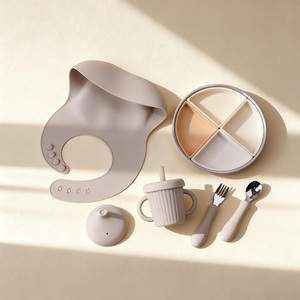 Ensemble de vaisselle pour bébé en silicone sans BPA <span class=keywords><strong>personnalisé</strong></span>, compatible lave-vaisselle, <span class=keywords><strong>assiette</strong></span> pour enfants en acier inoxydable avec ventouse puissante - Product Image 2