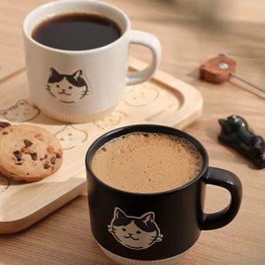 Lot de 2 tasses à café/thé en céramique motif chat mignon (200 ml) noir et blanc, résistantes au micro-ondes, cadeaux d'affaires personnalisables, directement de l'usine - Product Image 3