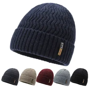 도매 따뜻한 아크릴 니트 비니 사용자 정의 로고 겨울 모자 내부 양털 짠 직물 라벨 모자