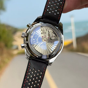 Reloj Mecánico Automático Deportivo para Hombre, de Una Pieza Moldeada, Resistente al Agua y a los Arañazos, con Acabado de Alta Calidad - Product Image 4