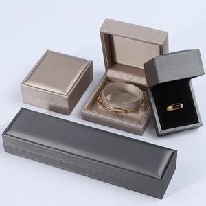 Boîte à bijoux en cuir PU de luxe avec logo personnalisé, prix d'usine, pour bracelet, collier, pendentif, boucles d'oreilles, boîte à bijoux en velours - Product Image 1