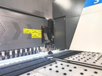 Machine à plier les panneaux entièrement automatique de la marque AIOTEK, solutions optimales pour le traitement de la tôle
