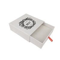 Broche pour bijoux de mode pour femmes et ensemble de nœuds papillon pour hommes, présentoir carré avec emballage blanc rigide, type de doublure en éponge avec logo personnalisé