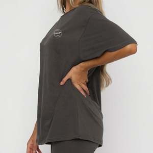 Camiseta en blanco transpirable personalizada al por mayor, camiseta suave de algodón de ajuste regular con cordones peinado, camiseta de entrenamiento con cuello redondo para mujer - Product Image 1