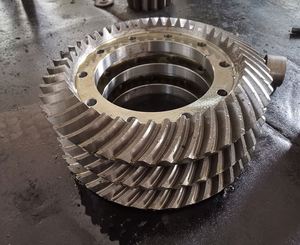 Piñón de engranaje cónico en espiral de transmisión de ángulo recto para vehículos todoterreno - Product Image 2