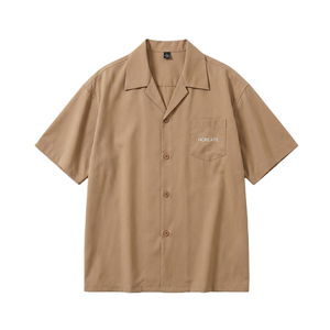 เสื้อเชิ้ตแขนสั้นผู้ชายราคาประหยัดจากผู้ผลิต สไตล์ลำลองสำหรับฤดูร้อน สีกากี ปกคอปก ติดกระดุม มีกระเป๋า เสื้อทรงหลวมทันสมัย รุ่น TKAN856 - Product Image 2