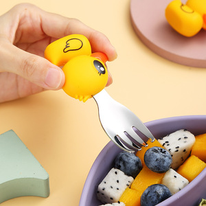 Juego de <span class=keywords><strong>cubiertos</strong></span> para niños con mango de silicona 2023 Juego de regalo de tenedor y cuchara para bebé de acero inoxidable 304 - Product Image 5