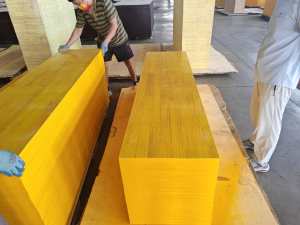 Tablero de Contrachapado de 3 Capas de 21 mm y 27 mm, <span class=keywords><strong>Panel</strong></span> Amarillo de Madera de Pino para Encofrado con Recubrimiento de Pegamento UV, <span class=keywords><strong>Panel</strong></span> de 3 Capas - Product Image 4