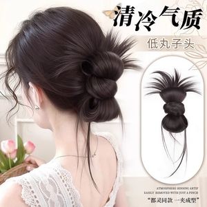 Perruque chignon basse avec pince à cheveux, en fibre haute température, tricotée à la main, pour toutes les formes de visage et toutes les couleurs de peau - Product Image 2