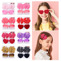 Ensemble transfrontalier de lunettes de soleil polarisées anti-UV pour enfants avec motif cœur mignon et nœuds pour cheveux, et pinces à cheveux assorties