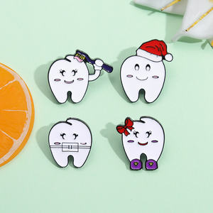 Divertente dente cartone animato spille spazzolino da denti per proteggere lo smalto dei denti spille zaino accessori per vestiti gioielli distintivo risvolto - Product Image 2