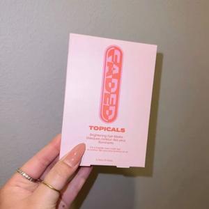 Patch <span class=keywords><strong>pour</strong></span> <span class=keywords><strong>les</strong></span> <span class=keywords><strong>yeux</strong></span> version américaine : Hydratant, raffermissant, estompe <span class=keywords><strong>les</strong></span> rides, éclaircissant, atténue <span class=keywords><strong>les</strong></span> ridules et <span class=keywords><strong>les</strong></span> cernes. - Product Image 3