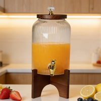Vente en gros de grand pot en verre de 4 L, grand volume, vertical, à nervures, distributeur de boissons, jus, avec robinet pour buffet