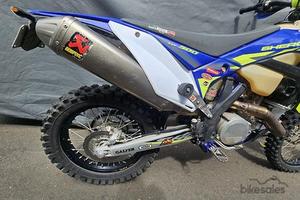 มอเตอร์ไซค์วิบากแบบเอนดูโร่ ระดับมืออาชีพ 500 ซีซี ระบบหัวฉีด EFI ระบบวาล์ว DOHC 6 สปีด โช้ค KYB สมรรถนะสูง สำหรับขับขี่ออฟโรด - Product Image 4