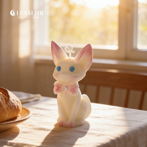 <span class=keywords><strong>Bougie</strong></span> parfumée en cire de soja en forme de chat porte-bonheur en gros |   <span class=keywords><strong>Bougie</strong></span> votive parfumée à la poire anglaise et à la freesia pour une couleur et une senteur personnalisées - Product Image 1