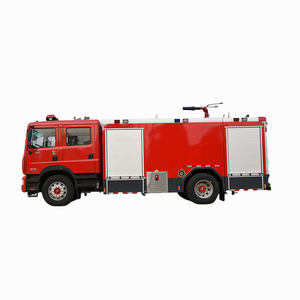 Nouveau camion de pompiers 4x2 Commander de 8000 litres pour eau claire et diesel, pour la lutte contre les incendies de propriétés communautaires et la lutte contre les incendies par aspersion - Product Image 4