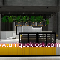 Kiosque alimentaire en bois personnalisé pour centre commercial, stand de restauration rapide avec mur en mousse artificielle, vitrine en verre, plantes vertes suspendues, logo rétroéclairé