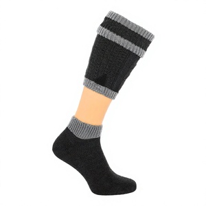 Chaussettes bavaroises de style allemand classique, en laine/acrylique, tissu doux et respirant, pour événements culturels - Product Image 1