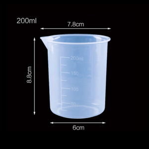 Tasses à mesurer 200 ml en plastique graduées avec bec verseur pour usage en cuisine - Product Image 1