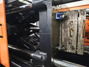 Máquina de moldeo por inyección Chen Hsong 320Ton usada para la producción de tableros de instrumentos de automóviles Máquinas de moldeo de plástico pequeñas - Product Image 4