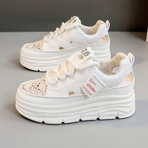 Fabriqué en Chine Grande taille intérieure hauteur augmenter chaussures pour femmes tendance de la mode été creux respirant chaussures blanches - Product Image 6