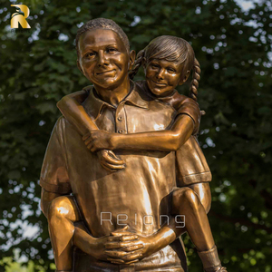 Statua <span class=keywords><strong>a</strong></span> grandezza naturale del <span class=keywords><strong>padre</strong></span> e della figlia del bronzo della scultura del giardino all'aperto - Product Image 3