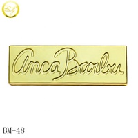 Sacs de mode ronde plaque design personnalisé creux or lettre en métal vis étiquette logos pour ceinture/portefeuille