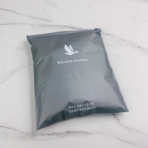 Sacs de rangement gris personnalisés imprimés, refermables, recyclables, épais, avec fermeture éclair, pour vêtements - Product Image 3