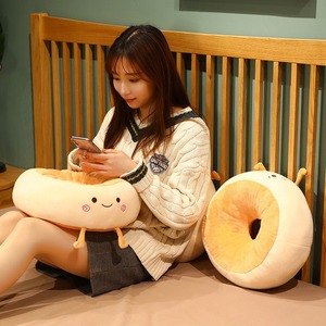Peluche en forme de pain de dessin animé AMIGO, super douce, 38 cm, décoration de canapé, rembourrage en coton PP, adorable coussin unisexe - Product Image 5