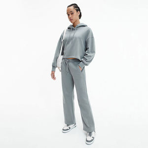 Sweat à capuche court et respirant anti-boulochage pour femmes Nouveau design Offre Spéciale vêtements d'hiver ajustés de couleur unie avec logo à l'avant - Product Image 5