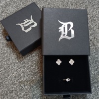 Boîte à bijoux de luxe personnalisée avec logo, sac cadeau, boîte à collier, emballage avec tiroir coulissant, boîte en papier avec doublure en éponge, boîte à bijoux recyclable