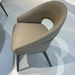 Silla de Comedor con Respaldo Curvo para Hogar, Restaurante y Hotel, Silla de Madera con Respaldo Curvo y Tapicería de Cuero Sintético - Product Image 2