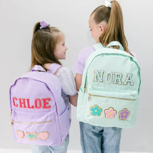Sac à <span class=keywords><strong>dos</strong></span> personnalisé en nylon léger avec fermeture éclair et <span class=keywords><strong>patch</strong></span> en chenille <span class=keywords><strong>pour</strong></span> la rentrée scolaire – Cadeau idéal <span class=keywords><strong>pour</strong></span> enfants - Product Image 1