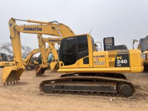 Excavatrice sur chenilles hydraulique Komatsu PC240LC d'occasion, 21 tonnes, bon état, moteur à faible consommation, pompe à engrenages, roulement, modèle 2023, 125 kW - Product Image 5