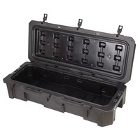 Glacière portable thermique robuste et moderne en LLDPE rotomoulé, grande capacité 95L, avec fonction chaise, antichoc, verrouillable, et panier pour canettes