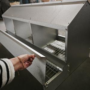 กล่องรังนกไก่แบบม้วนได้สามช่องสำหรับวางไก่โลหะ - Product Image 2