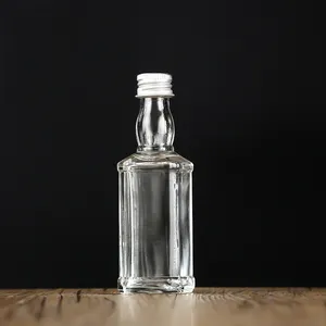 Mini wein glas flasche leere wein glas wodka alkohol whisky flasche 50ml runde platz glas flasche mit schraube deckel
